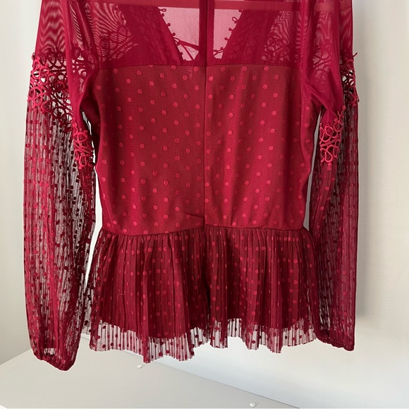 🩷BKE BOUTIQUE SHIRT RED LONG SLEEVE MESH PLEATED TULLE LACE UP SIZE SMALL - Picture 9 of 14